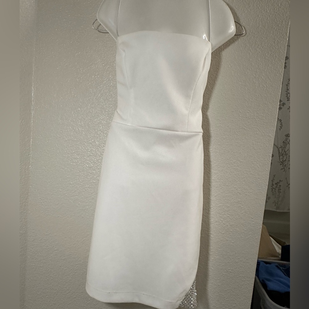 Elegant White Strapless Dress with Sparkling Mesh Detail - Size L